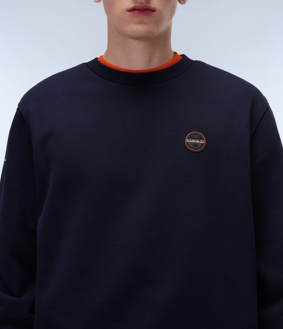 B-BADGE C SUM BLACK 041