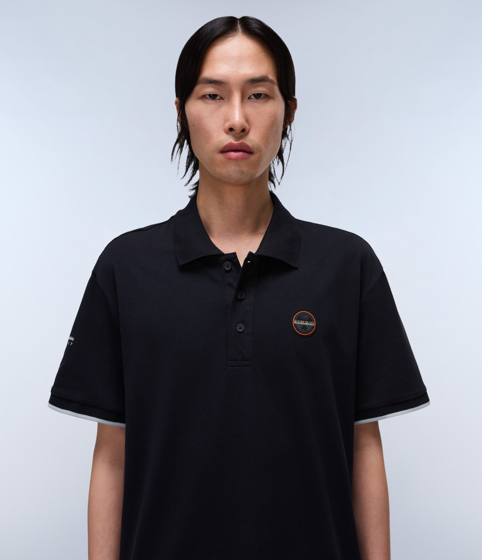 E-BADGE SUM BLACK 041 