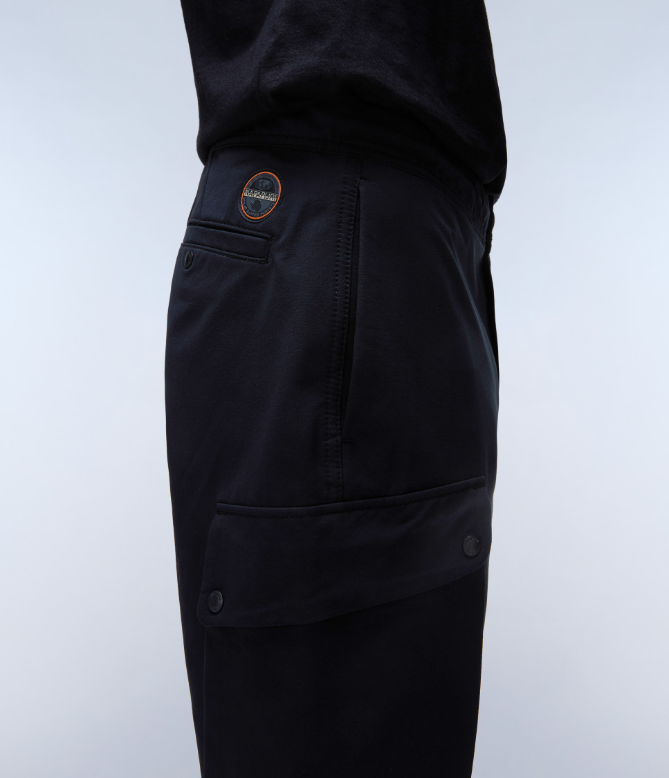 M-BROC CARGO BLACK 041