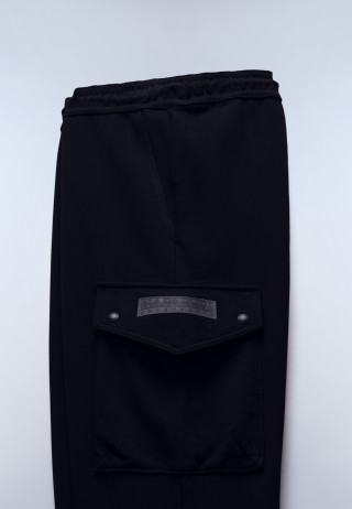 K M-BOX LOGO CARGO BLACK BEAUTY 