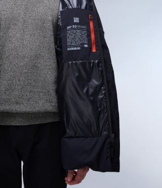 20-22 PUF L BLACK 041